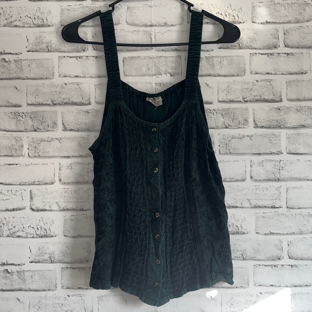 Green button down tank top, Free Size, with beautiful design and bow on the back